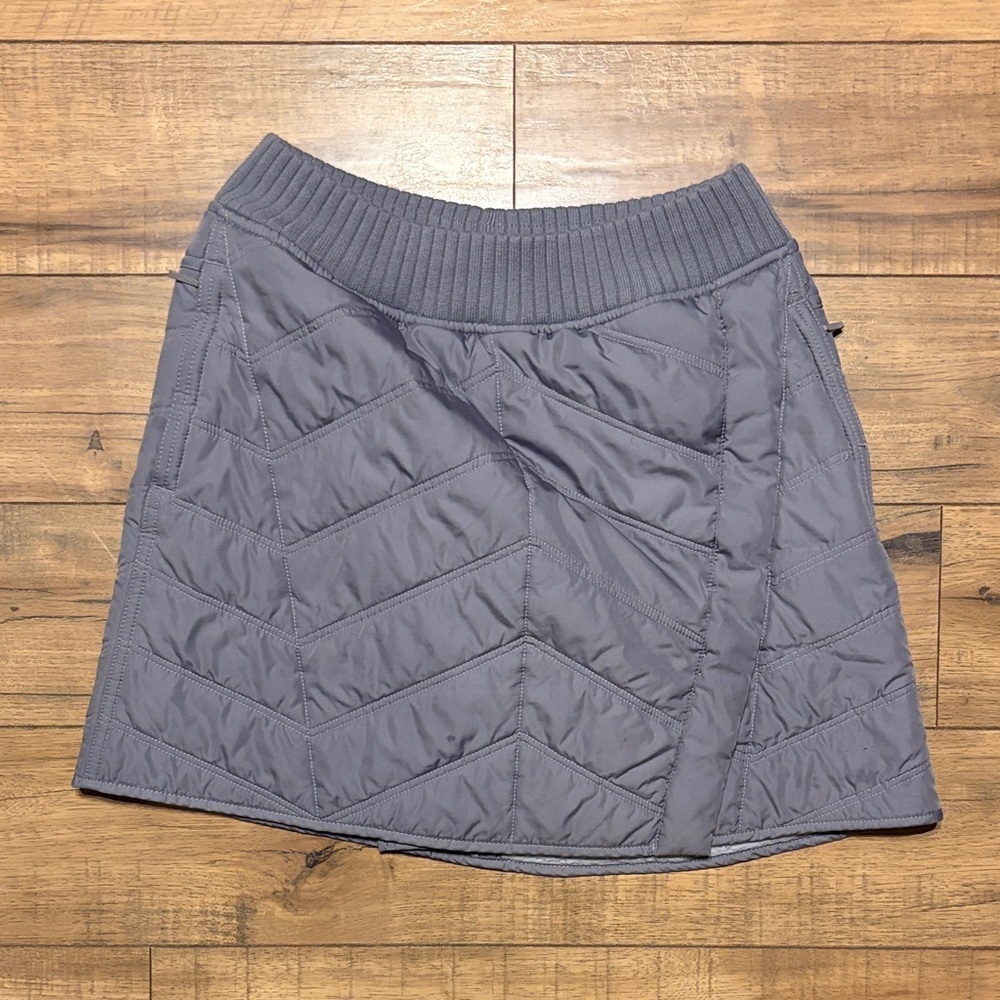 Prana Light Grey Insulated Quilted Mini Skirt